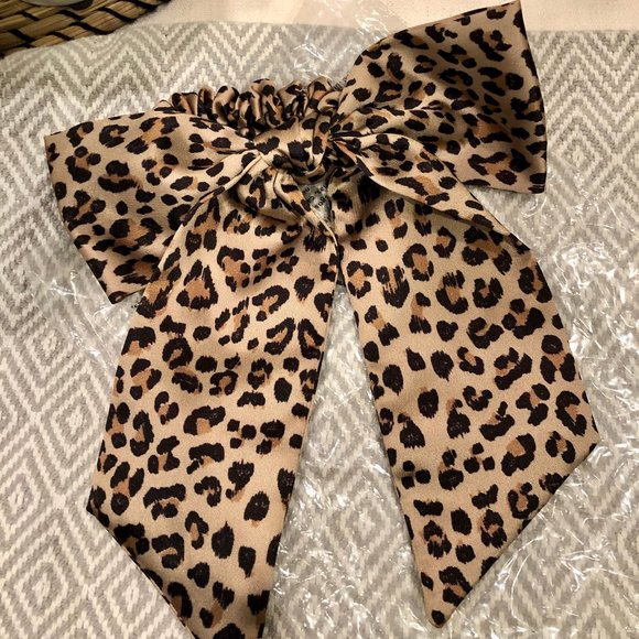 NEW - J.Crew Satin scrunchie with bow - Picture 2 of 3
